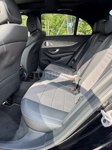 Mercedes E 300 de-7