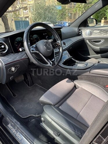 Mercedes E 300 de-8
