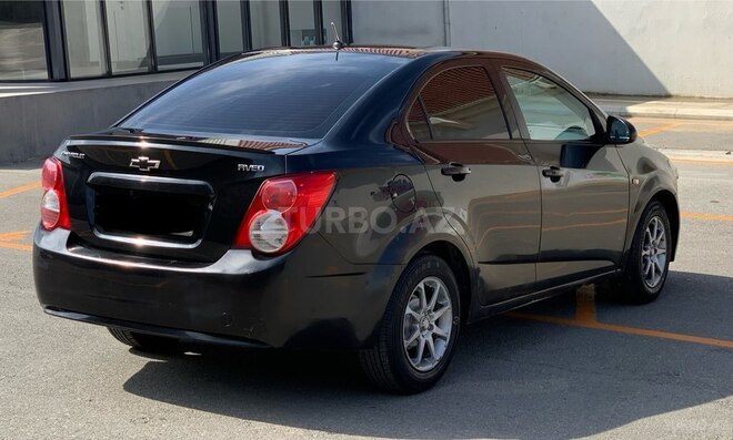 Chevrolet Aveo-5
