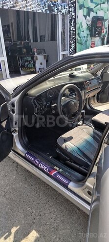 Opel Vectra 2000, 200,000 km - 2.0 l - Qazax