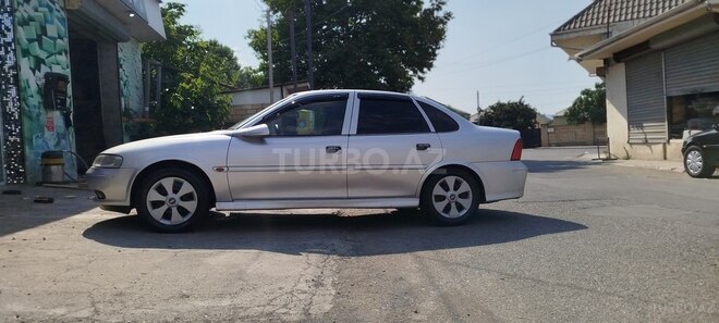 Opel Vectra 2000, 200,000 km - 2.0 l - Qazax