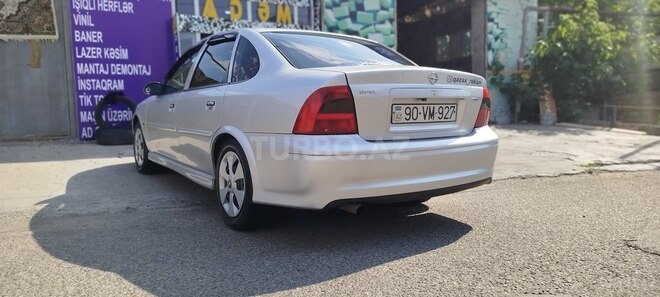 Opel Vectra 2000, 200,000 km - 2.0 l - Qazax