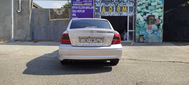 Opel Vectra 2000, 200,000 km - 2.0 l - Qazax