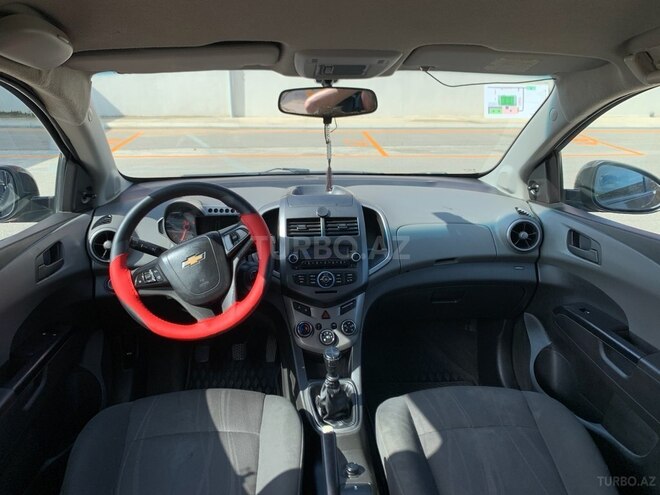 Chevrolet Aveo-10