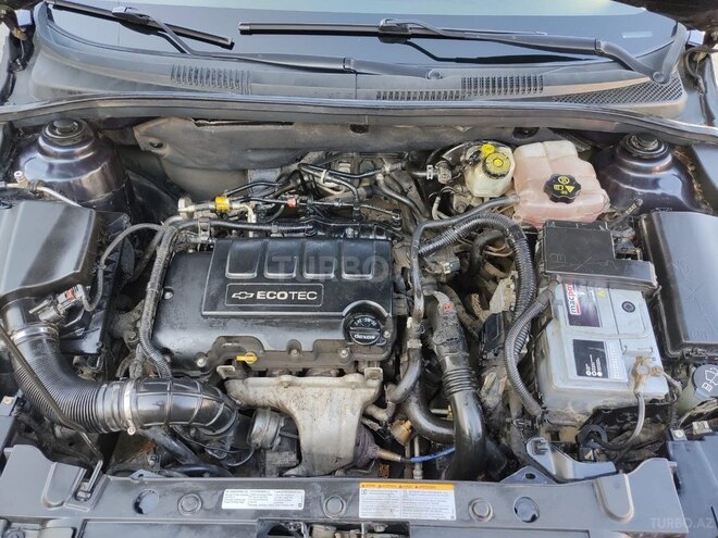 Chevrolet Cruze-13