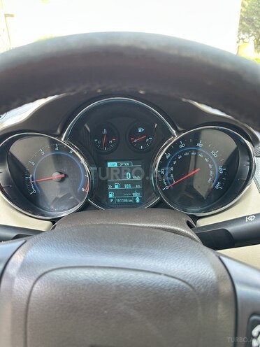 Chevrolet Cruze-11