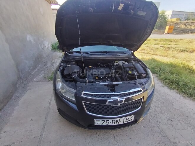 Chevrolet Cruze 2014, 270,000 km - 1.4 l - Naxçıvan
