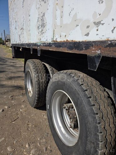 KamAz 6520 1988, 420,000 km - 11.0 l - Samux