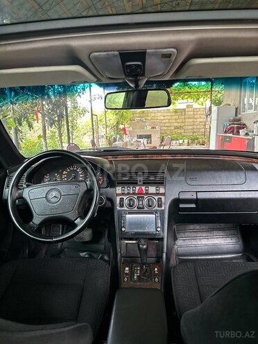 Mercedes C 220 d-10