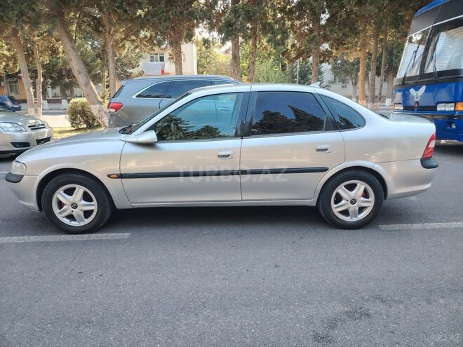 Opel Vectra 1996, 227,000 km - 1.8 l - Sumqayıt