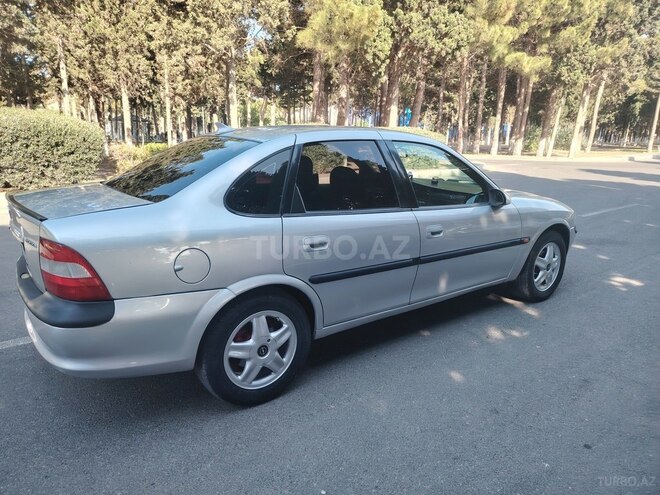 Opel Vectra 1996, 227,000 km - 1.8 l - Sumqayıt