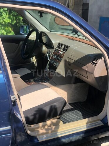 Mercedes C 220 1994, 236,000 km - 2.2 l - Bakı