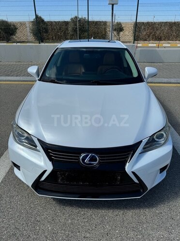 Lexus CT 200h-1