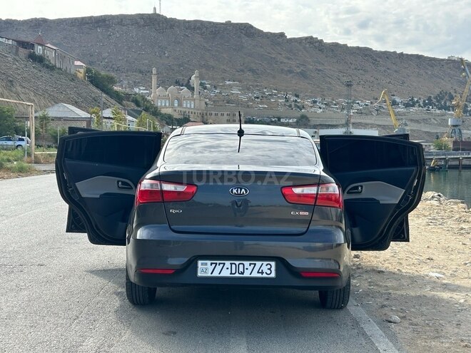 Kia Rio-5