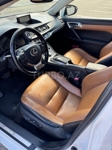 Lexus CT 200h-8