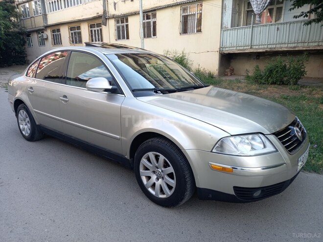 Volkswagen Passat 2004, 215,411 km - 1.8 l - Gəncə