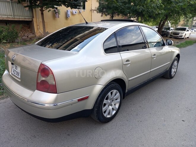 Volkswagen Passat 2004, 215,411 km - 1.8 l - Gəncə