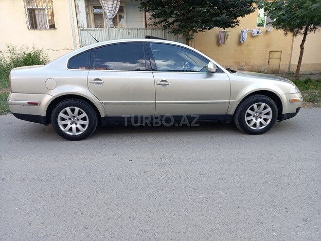 Volkswagen Passat 2004, 215,411 km - 1.8 l - Gəncə