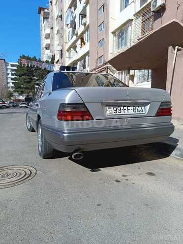 Mercedes E 220 1995, 452,000 km - 2.2 l - Bakı