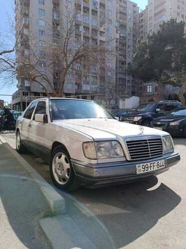 Mercedes E 220 1995, 452,000 km - 2.2 l - Bakı