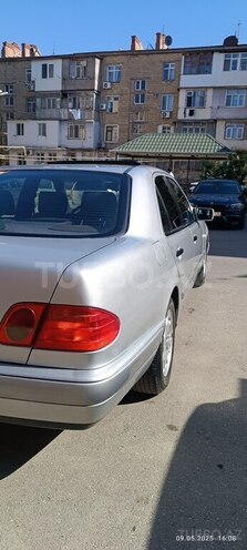 Mercedes E 230 1996, 291,000 km - 2.3 l - Bakı