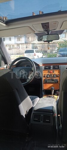 Mercedes E 230 1996, 291,000 km - 2.3 l - Bakı