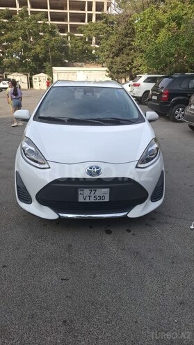 Toyota Aqua-1