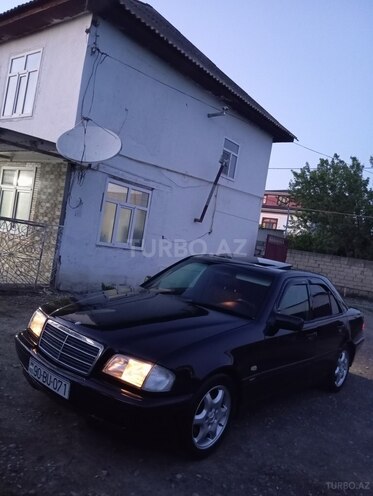 Mercedes C 240 1999, 278,000 km - 2.6 l - Salyan