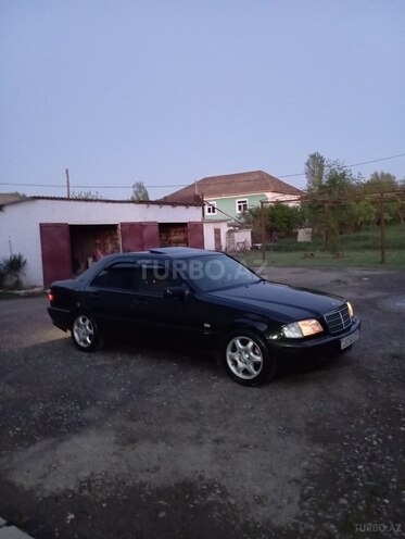 Mercedes C 240 1999, 278,000 km - 2.6 l - Salyan