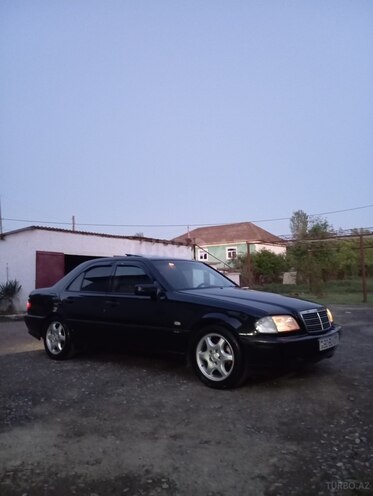 Mercedes C 240 1999, 278,000 km - 2.6 l - Salyan