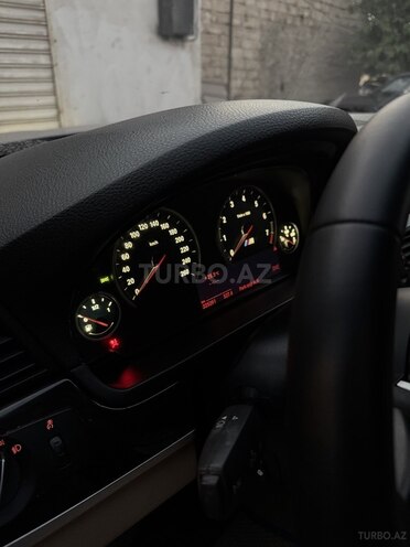 BMW 528 2011, 320,000 km - 2.0 л - Bakı