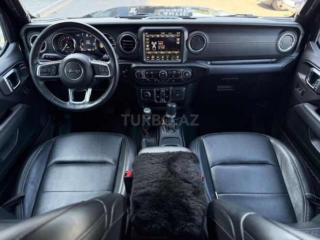 Jeep Wrangler-10