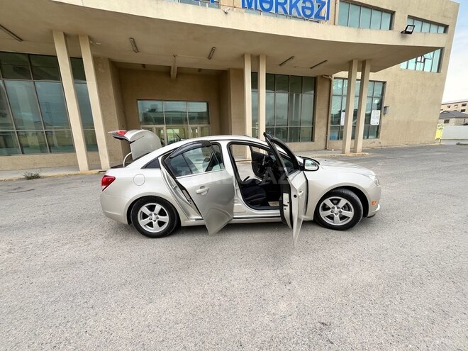 Chevrolet Cruze 2013, 234,000 km - 1.4 l - Salyan