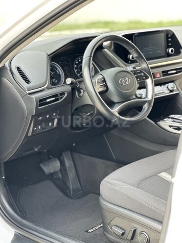 Hyundai Sonata-12