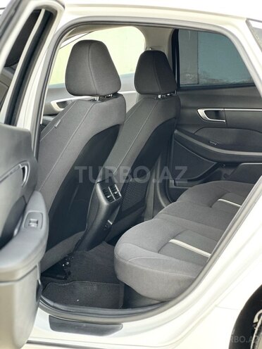 Hyundai Sonata-14
