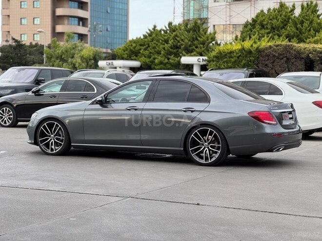Mercedes E 200-13