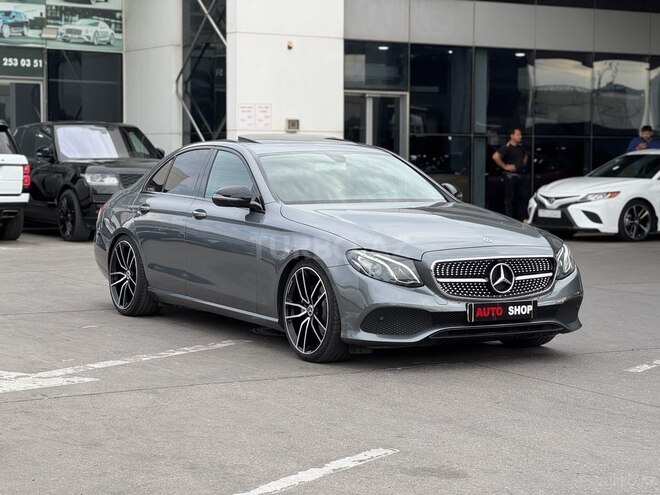 Mercedes E 200-1