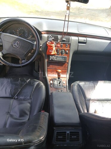 Mercedes E 230 1995, 420,000 km - 2.3 l - Sumqayıt