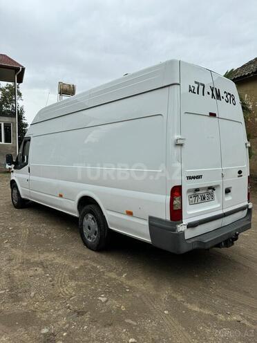 Ford Transit-6