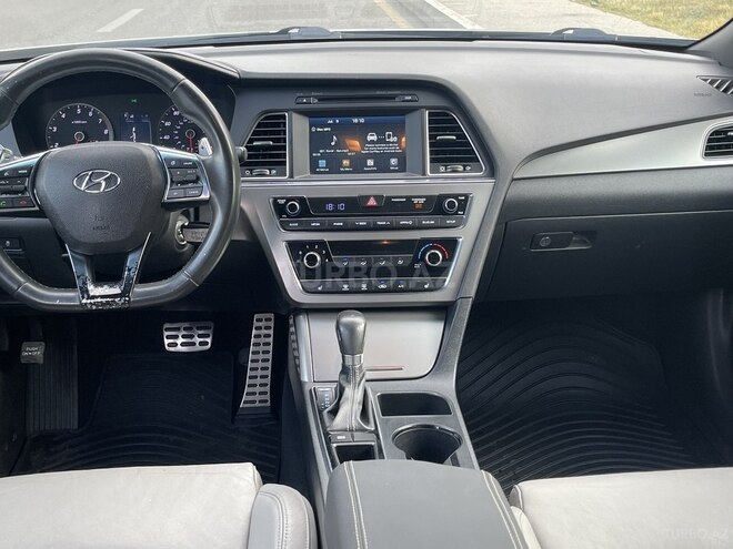 Hyundai Sonata-10
