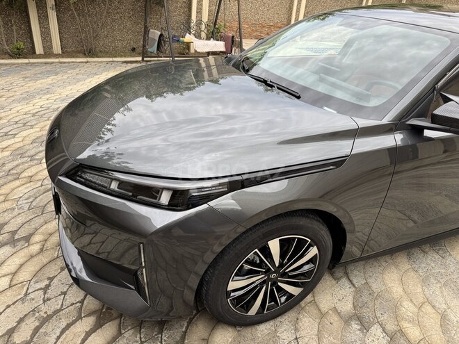 Changan Qiyuan A05 2025, 5,500 km - 1.5 л - Bakı