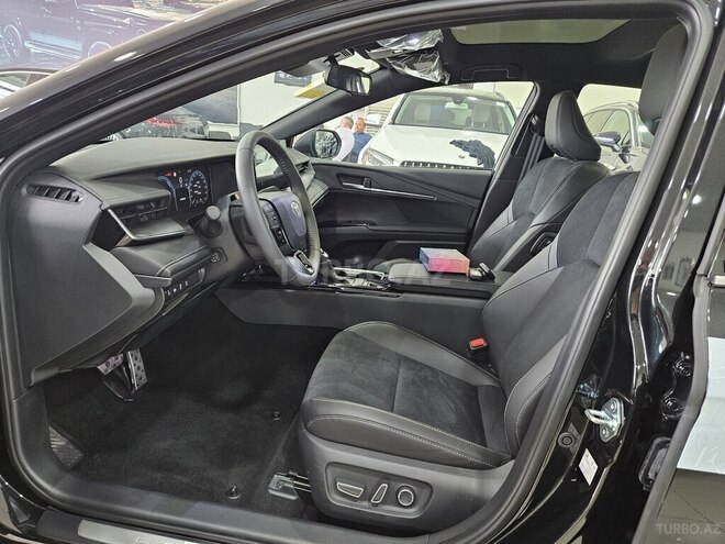 Toyota Camry-12