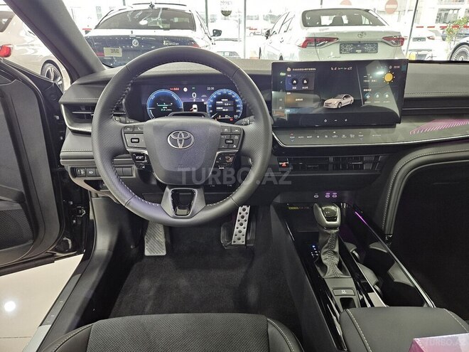 Toyota Camry-13