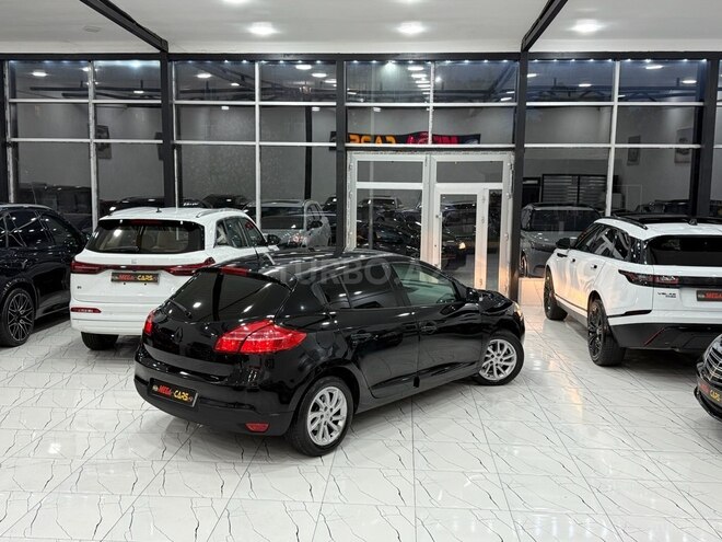 Renault Megane-6