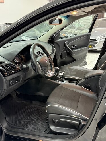 Renault Megane-12