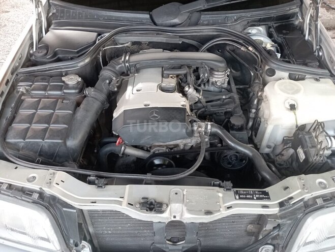 Mercedes C 200 2000, 270,000 km - 2.0 л - Beyləqan