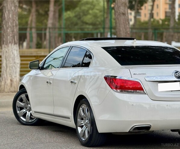 Buick LaCrosse-13