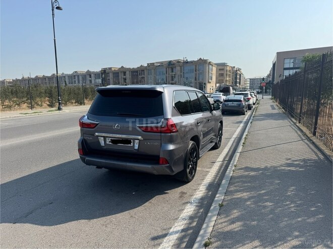 Lexus LX 450d-2