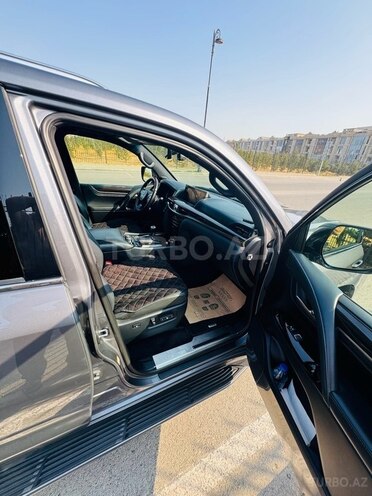 Lexus LX 450d-11