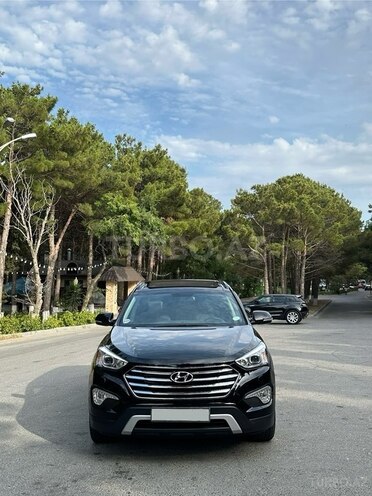 Hyundai Grand Santa Fe-1